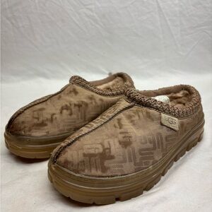 UGG Tan Patterned Slip-On Clog women’s size 7